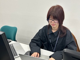 先輩社員の写真