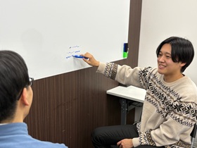 先輩社員の写真